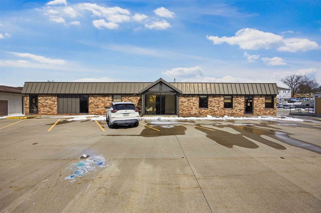408 Highland Court Iowa City IA 52240
