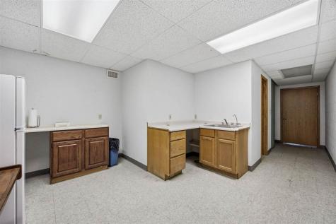 408 Highland Court Iowa City IA 52240