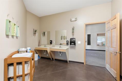 70 Kansas Avenue North Liberty IA 52317
