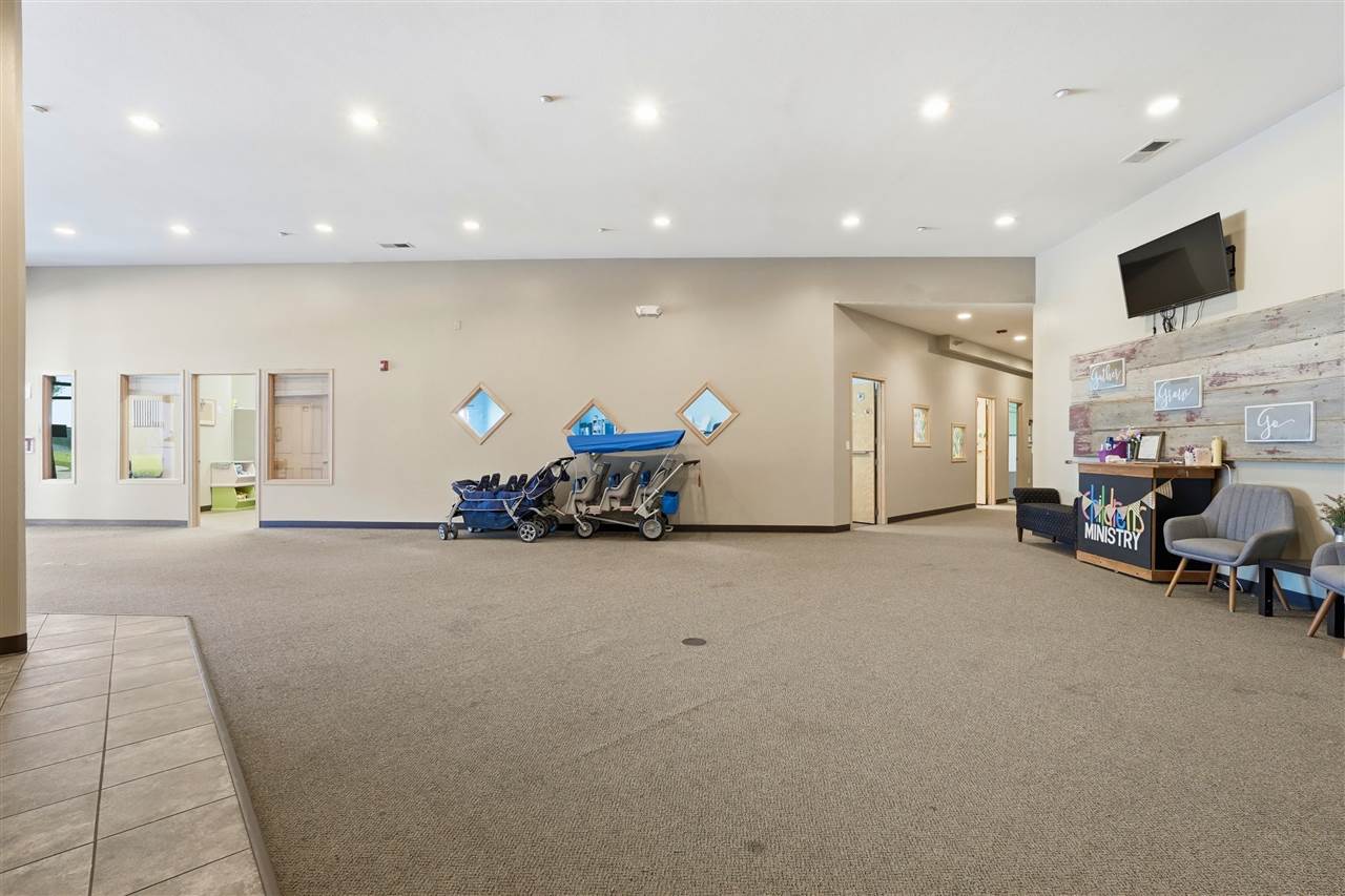 70 Kansas Avenue North Liberty IA 52317