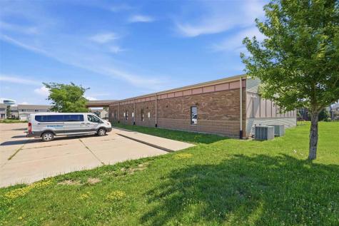 70 Kansas Avenue North Liberty IA 52317
