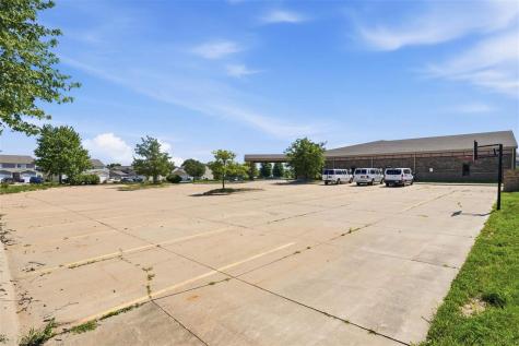 70 Kansas Avenue North Liberty IA 52317