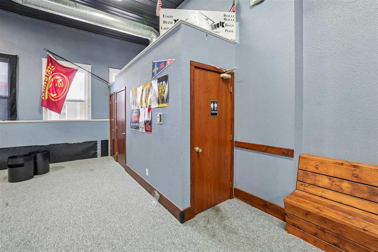 214 Washington Street Victor IA 52347