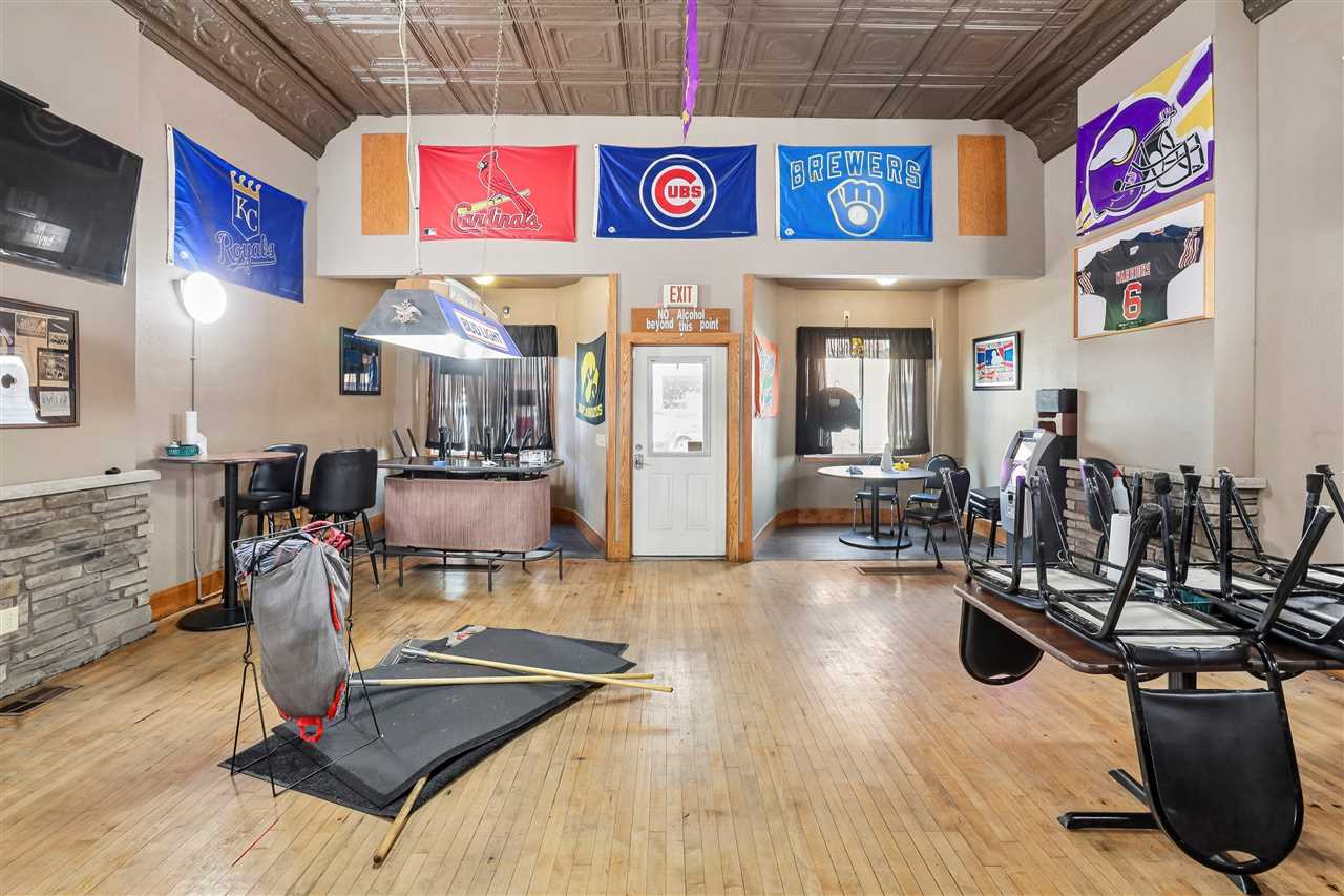 214 Washington Street Victor IA 52347