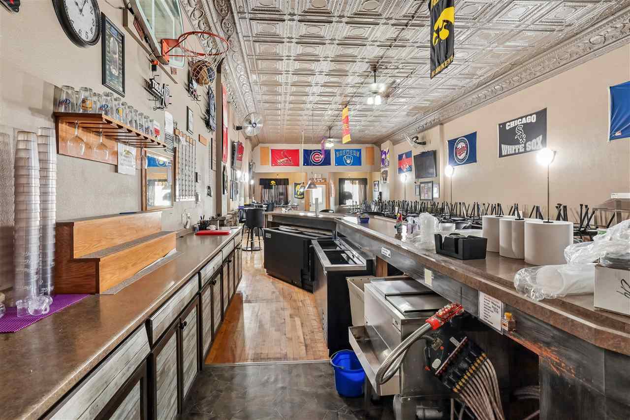 214 Washington Street Victor IA 52347