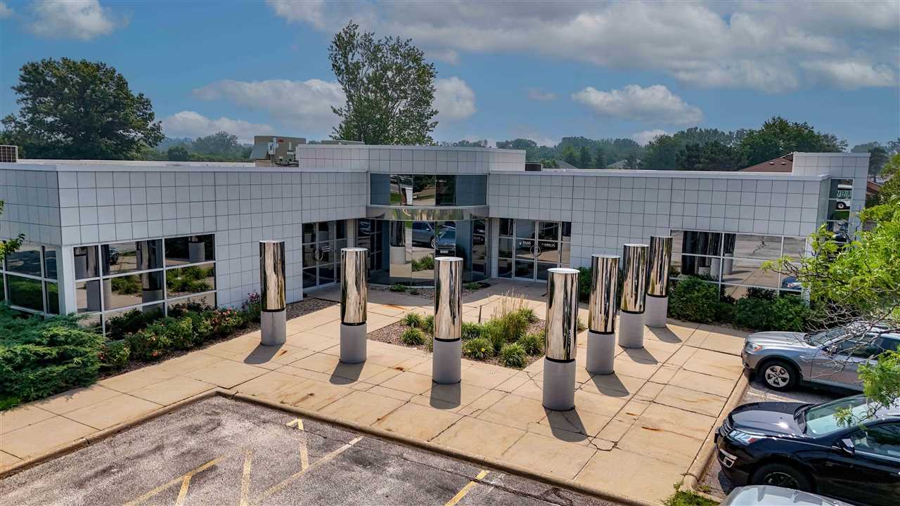 3950 River Ridge Drive NE Cedar Rapids IA 52402