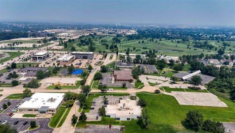 3950 River Ridge Drive NE Cedar Rapids IA 52402