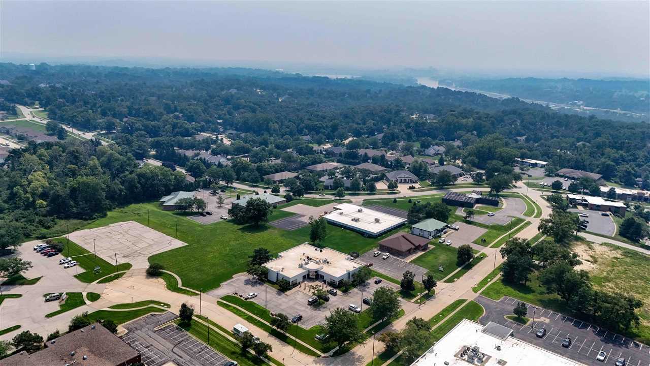 3950 River Ridge Drive NE Cedar Rapids IA 52402
