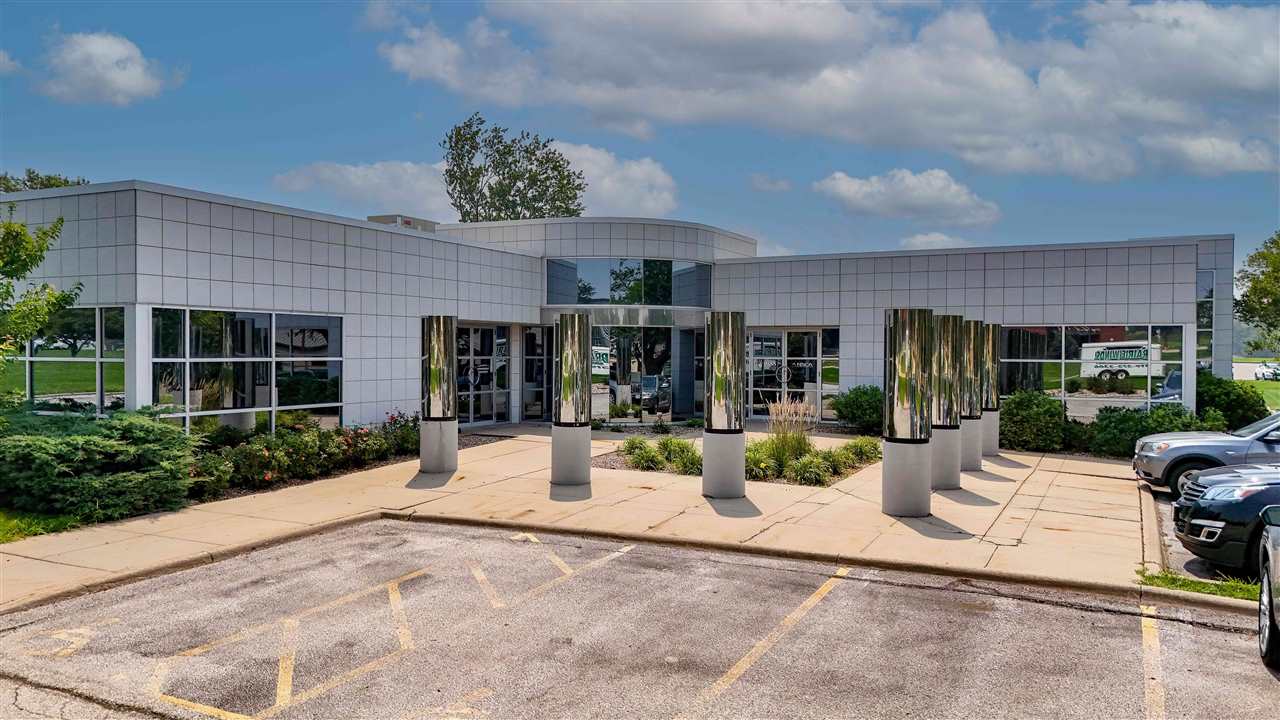 3950 River Ridge Drive NE Cedar Rapids IA 52402