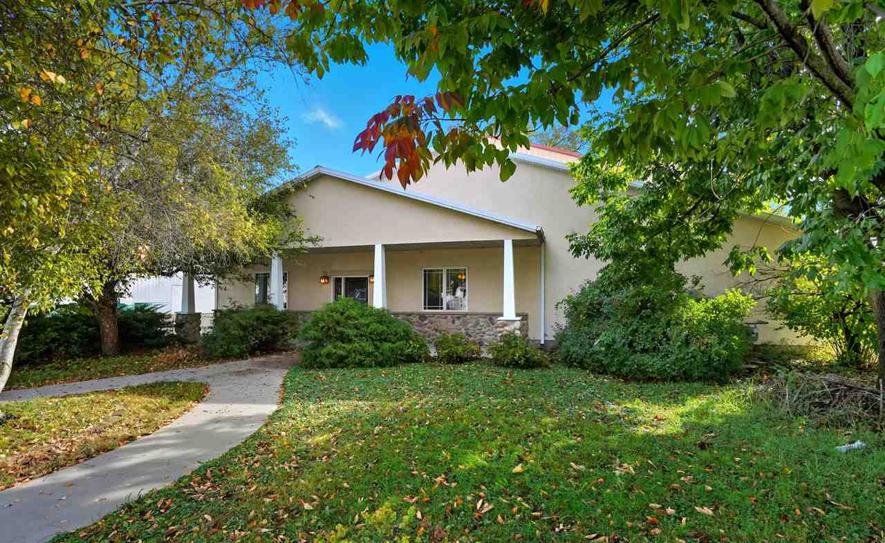216 S 15th Avenue Washington IA 52353