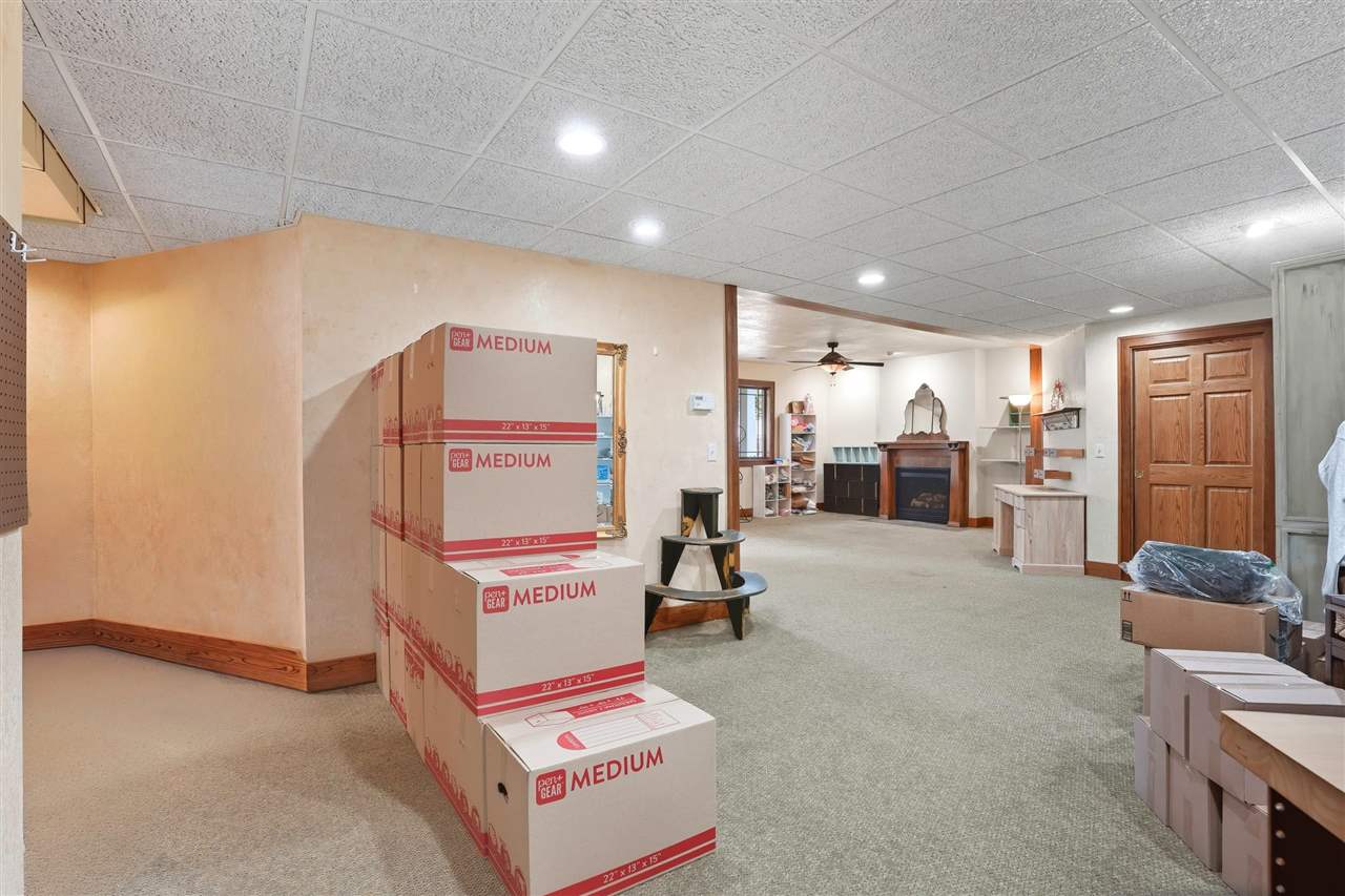 216 S 15th Avenue Washington IA 52353