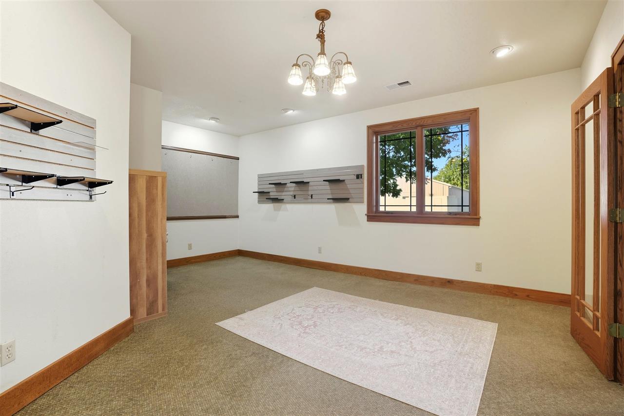216 S 15th Avenue Washington IA 52353