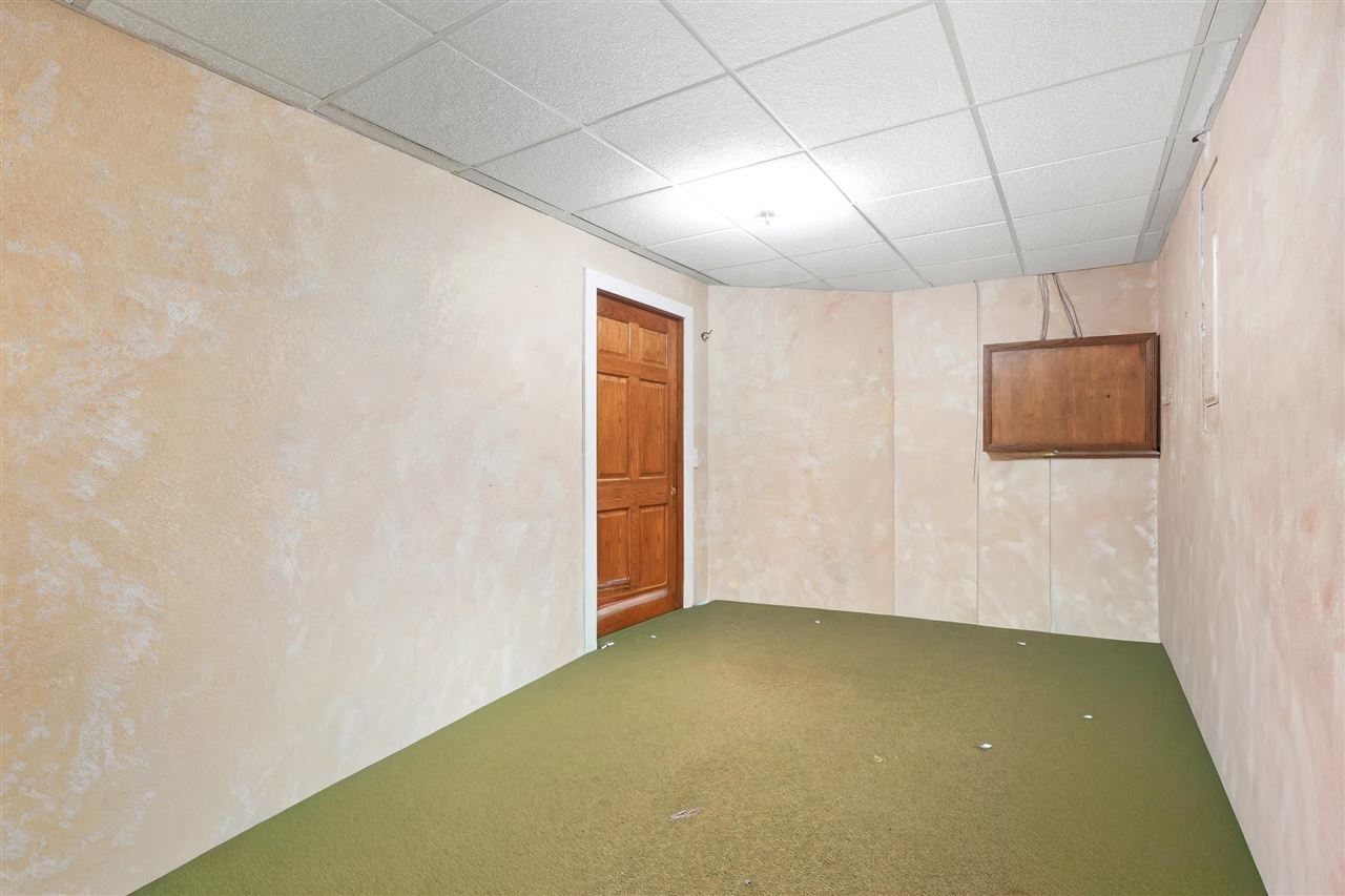 216 S 15th Avenue Washington IA 52353