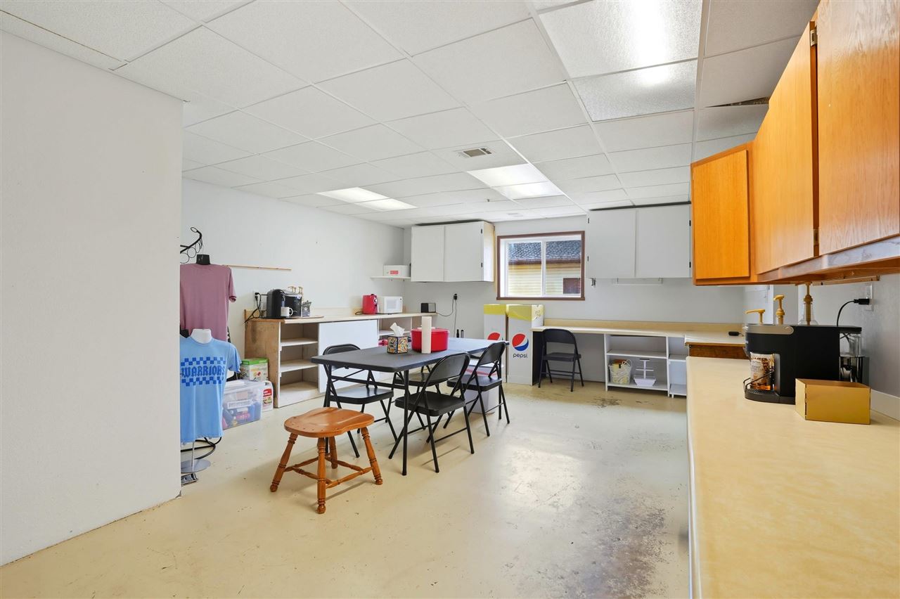 216 S 15th Avenue Washington IA 52353