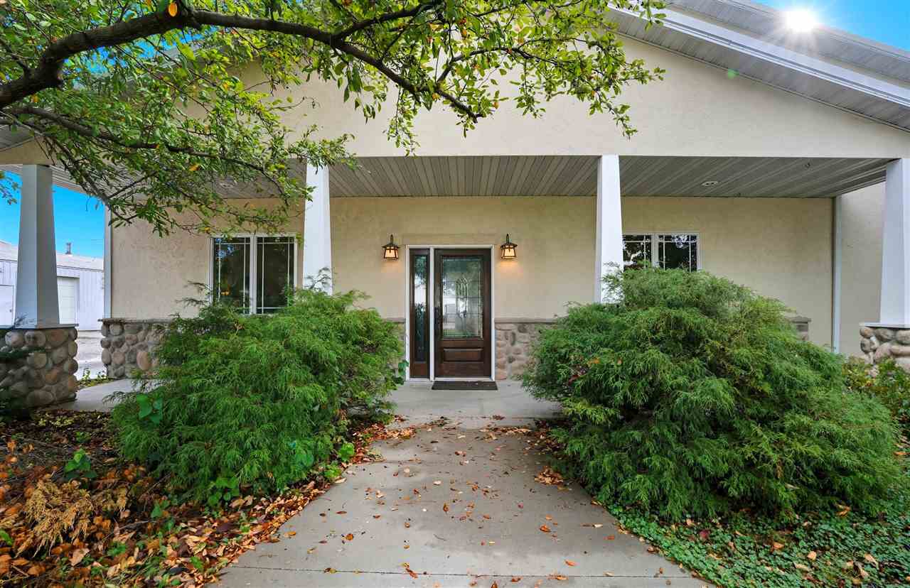 216 S 15th Avenue Washington IA 52353