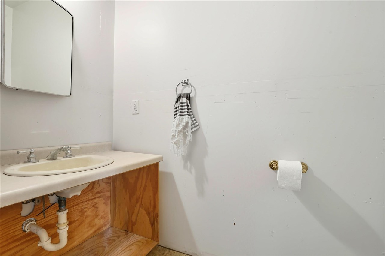 216 S 15th Avenue Washington IA 52353