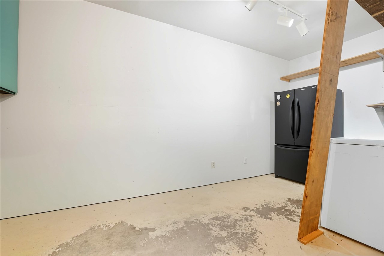 216 S 15th Avenue Washington IA 52353
