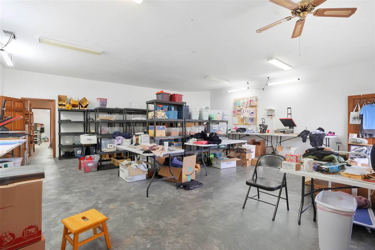 216 S 15th Avenue Washington IA 52353