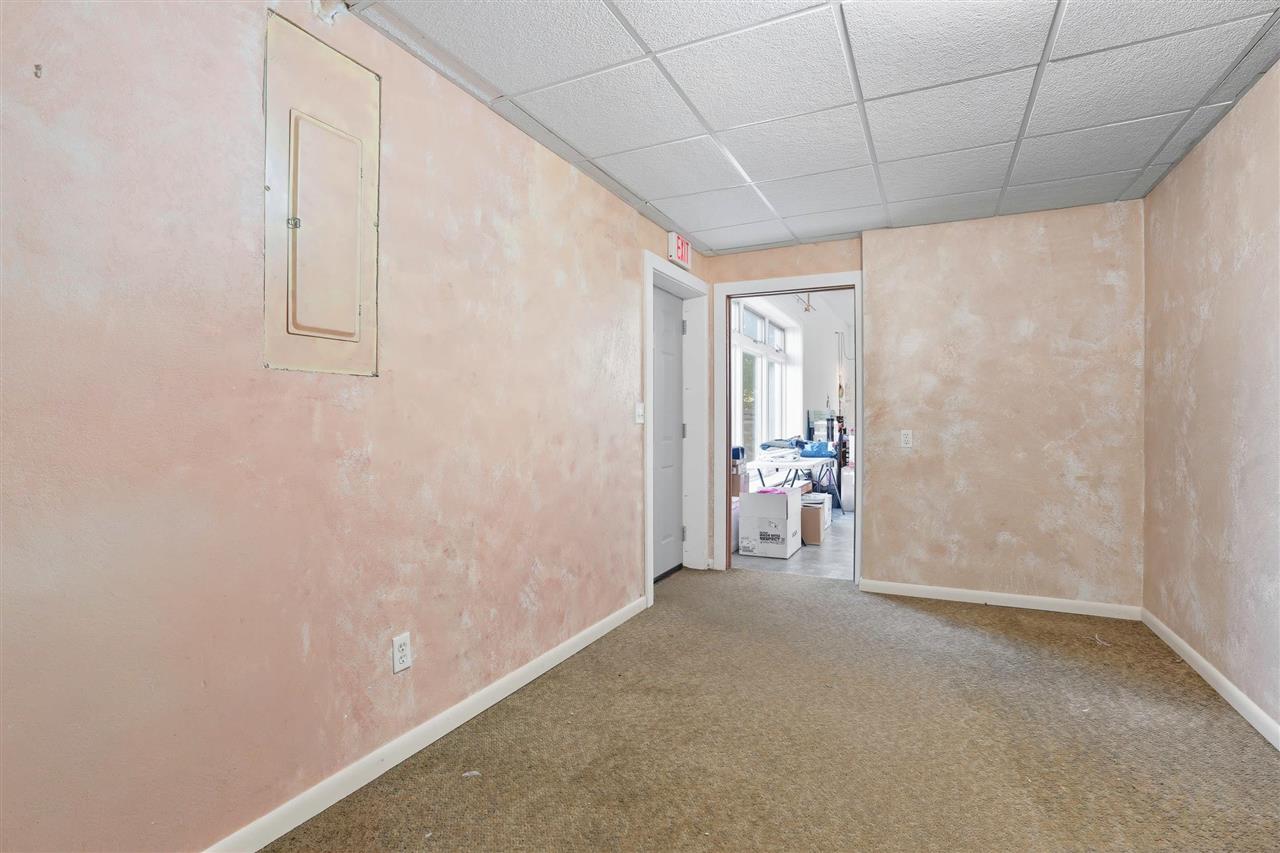 216 S 15th Avenue Washington IA 52353