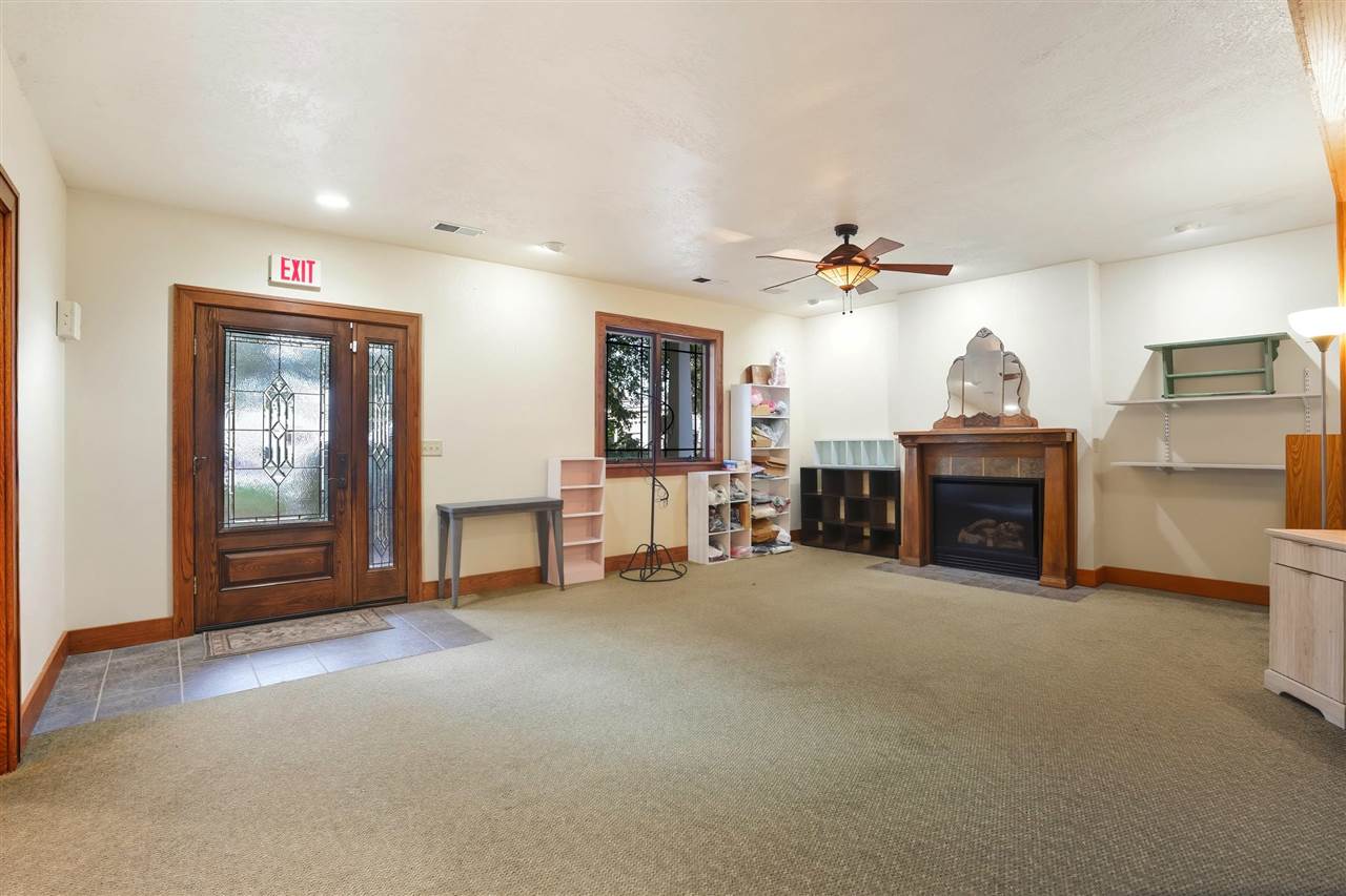 216 S 15th Avenue Washington IA 52353