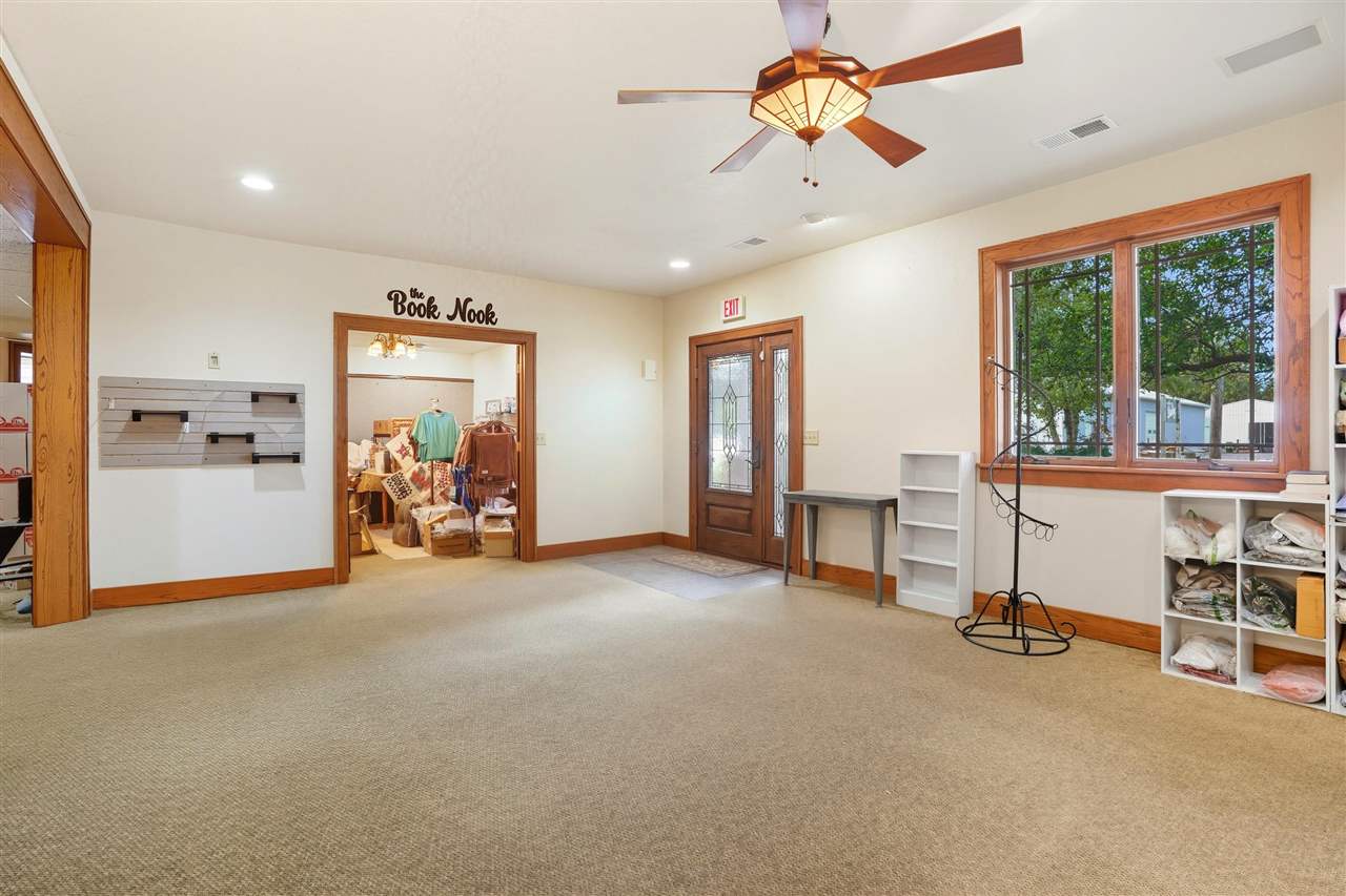216 S 15th Avenue Washington IA 52353