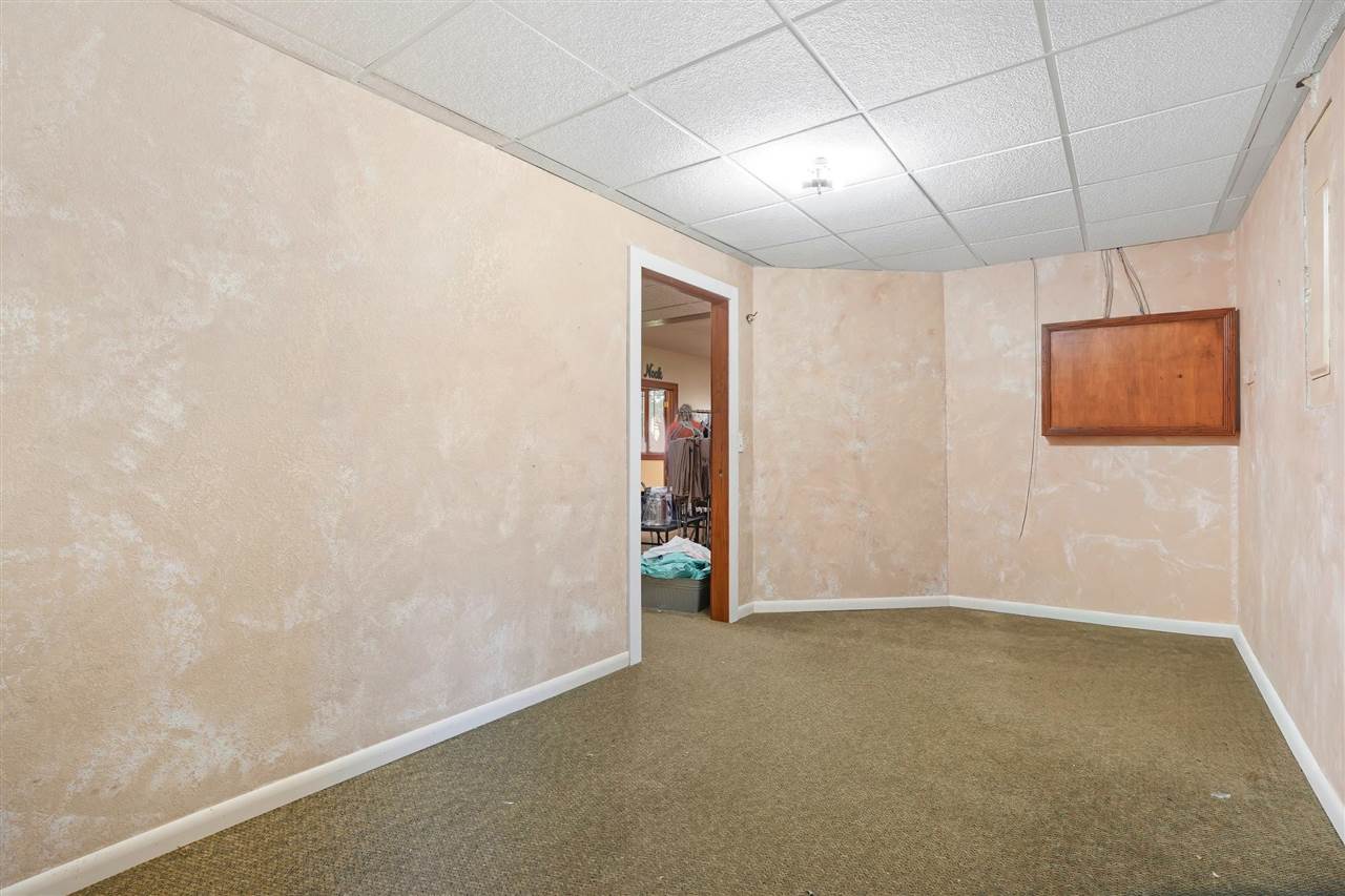 216 S 15th Avenue Washington IA 52353
