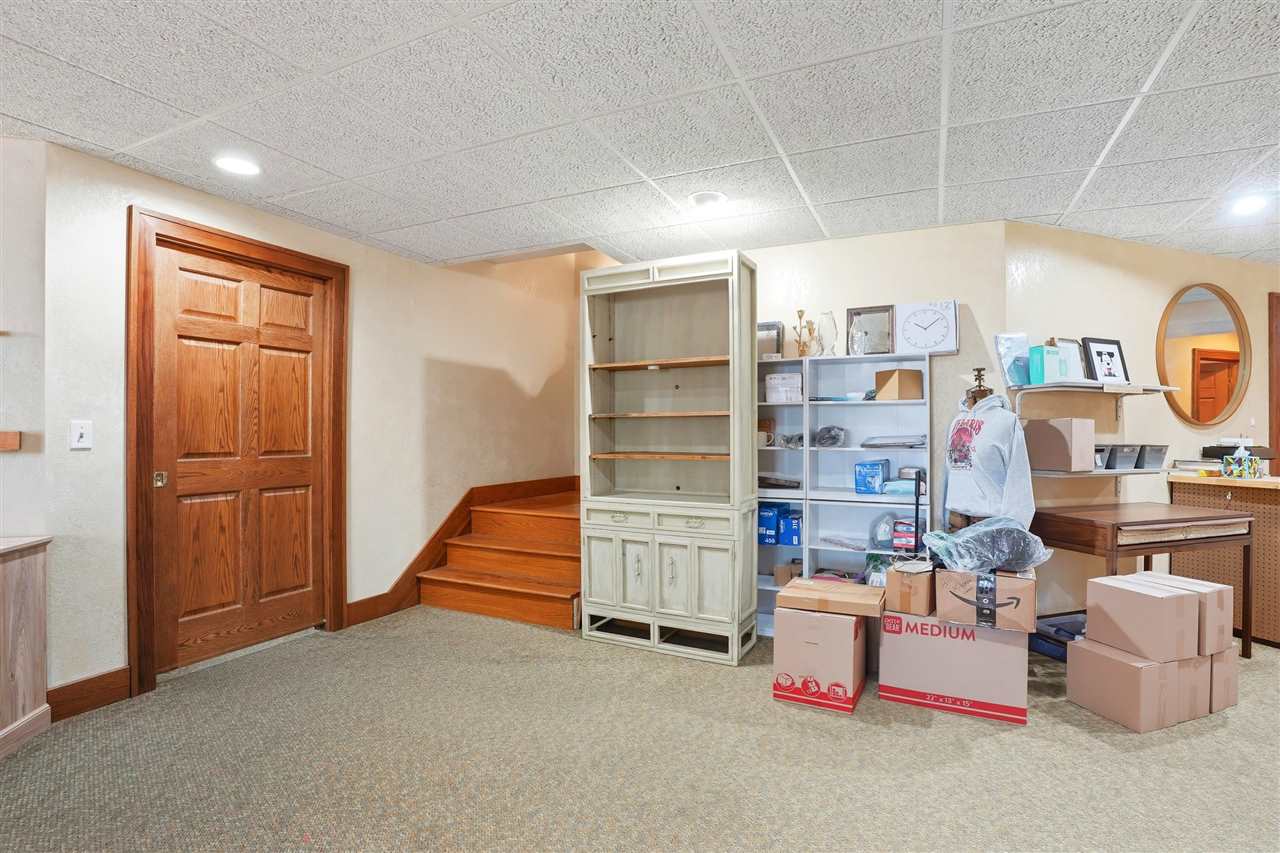 216 S 15th Avenue Washington IA 52353