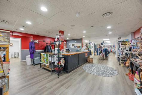 118 N Franklin Street Manchester IA 52057