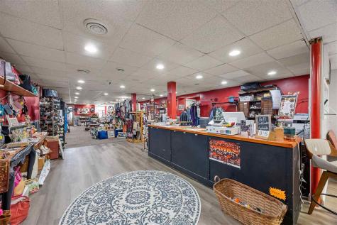 118 N Franklin Street Manchester IA 52057
