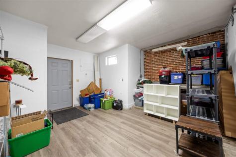 118 N Franklin Street Manchester IA 52057