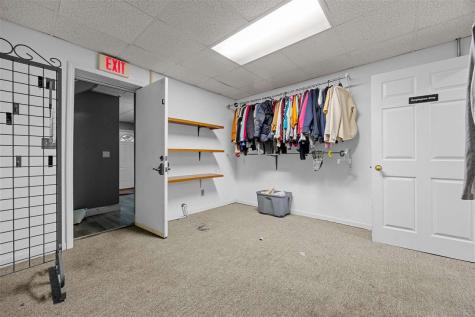118 N Franklin Street Manchester IA 52057