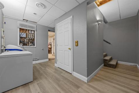 118 N Franklin Street Manchester IA 52057