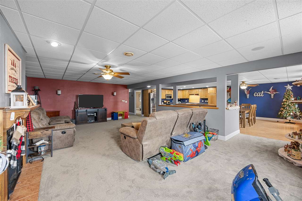 118 N Franklin Street Manchester IA 52057