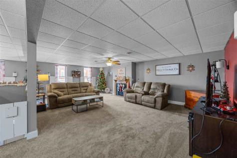 118 N Franklin Street Manchester IA 52057