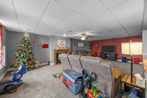118 N Franklin Street Manchester IA 52057