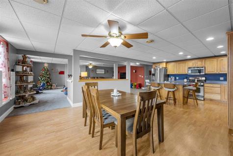 118 N Franklin Street Manchester IA 52057
