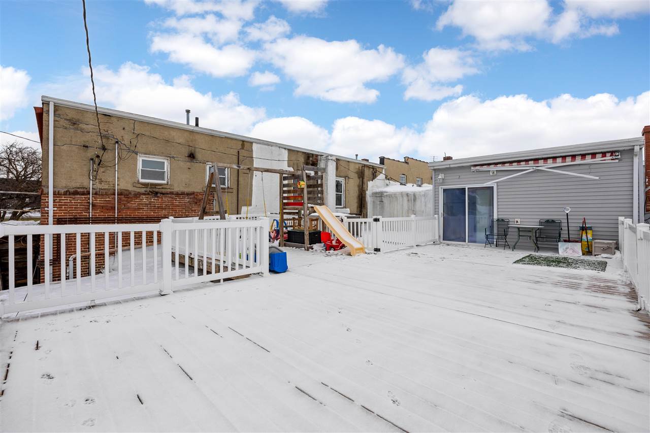 118 N Franklin Street Manchester IA 52057