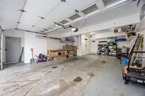 118 N Franklin Street Manchester IA 52057