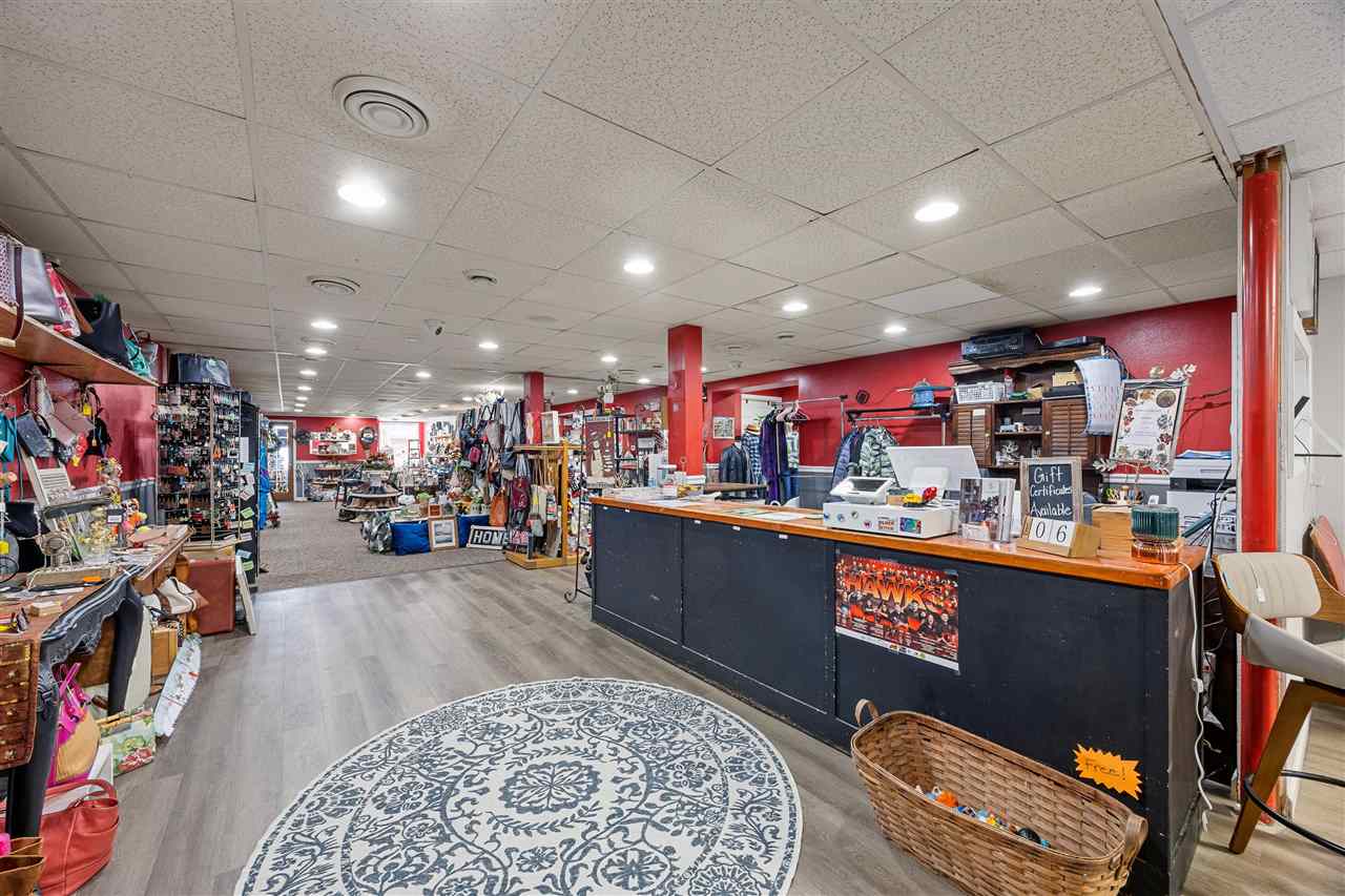 118 N Franklin Street Manchester IA 52057