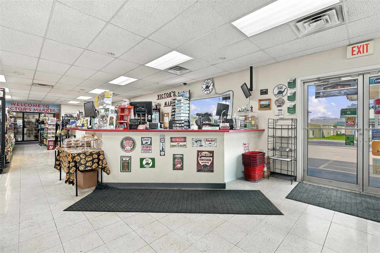 1001 3rd Street Victor IA 52347