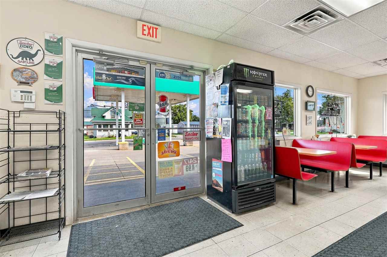 1001 3rd Street Victor IA 52347