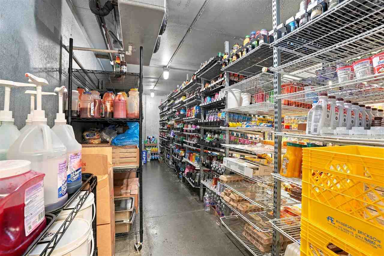 1001 3rd Street Victor IA 52347
