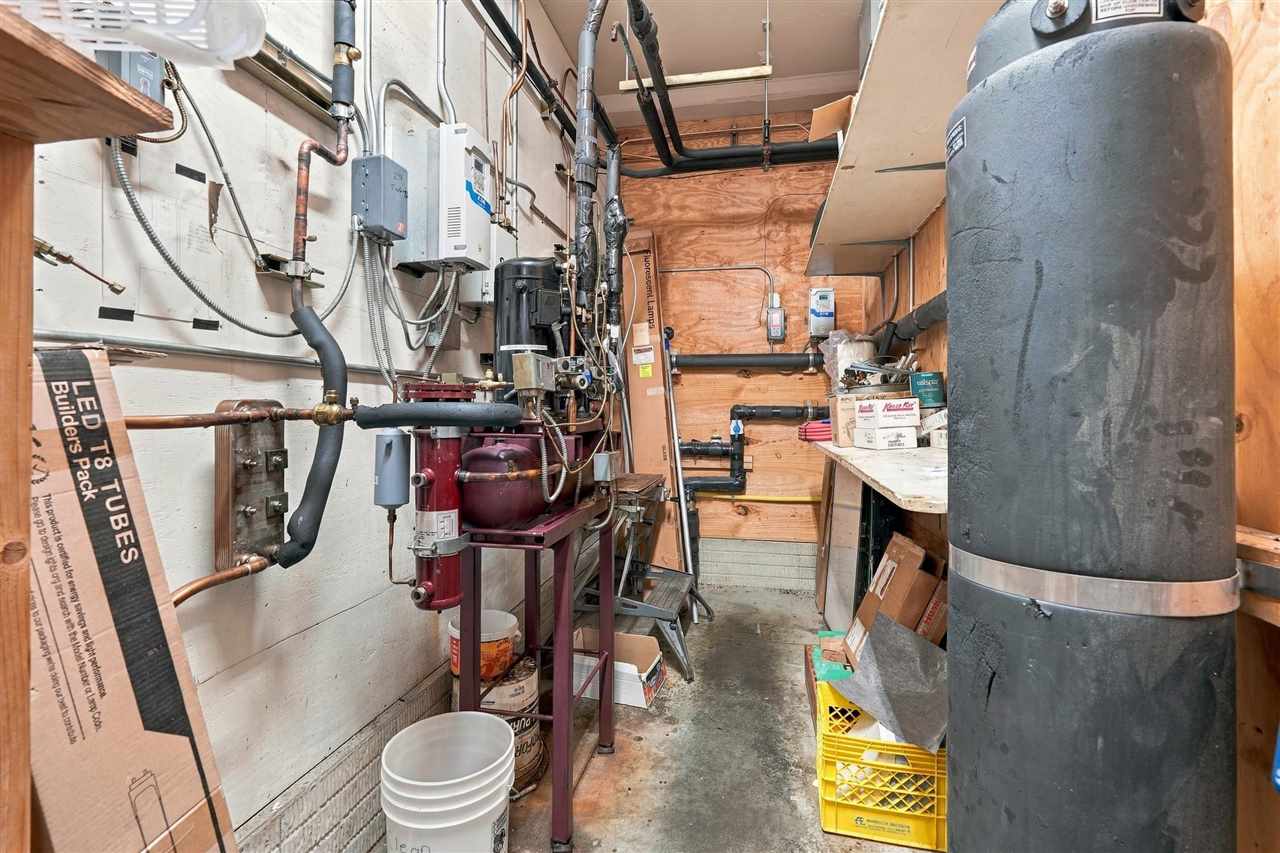 1001 3rd Street Victor IA 52347