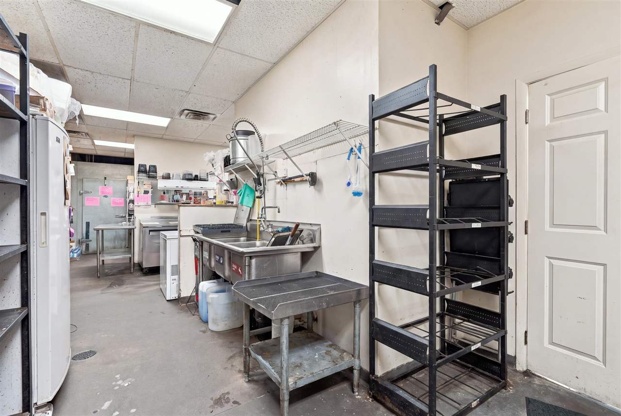 1001 3rd Street Victor IA 52347
