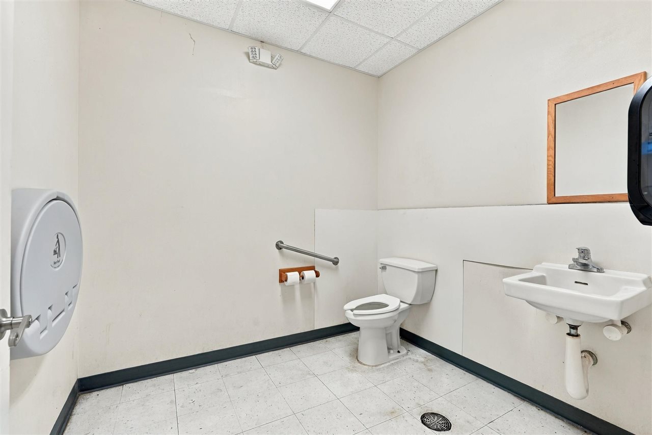 1001 3rd Street Victor IA 52347