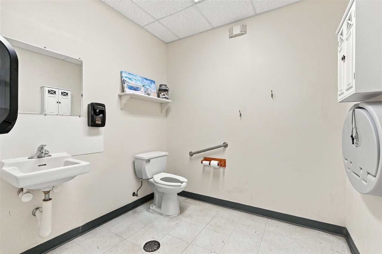 1001 3rd Street Victor IA 52347