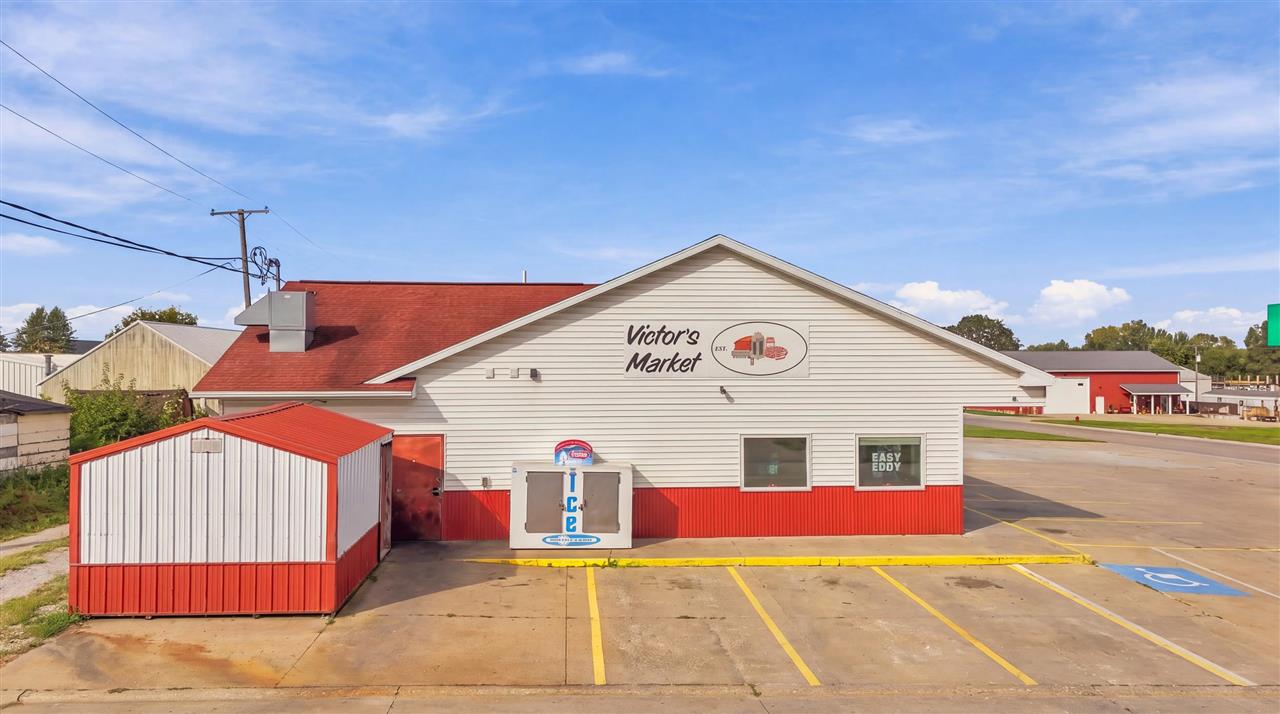 1001 3rd Street Victor IA 52347