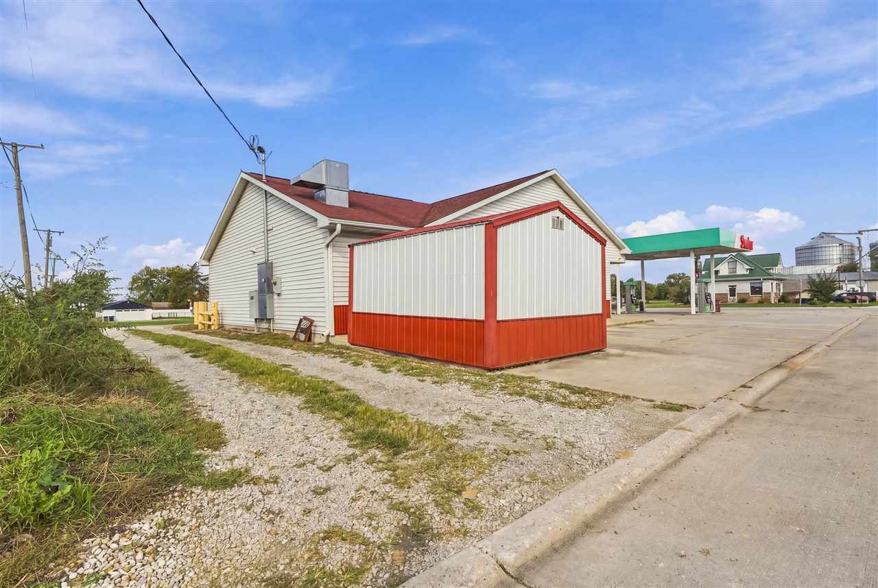 1001 3rd Street Victor IA 52347