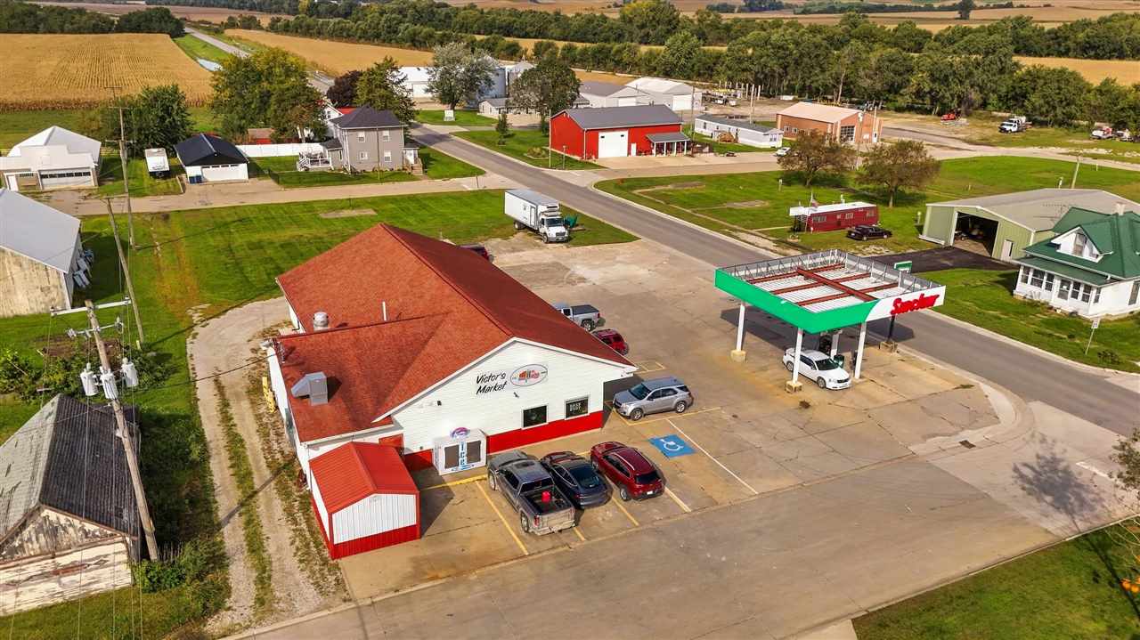 1001 3rd Street Victor IA 52347