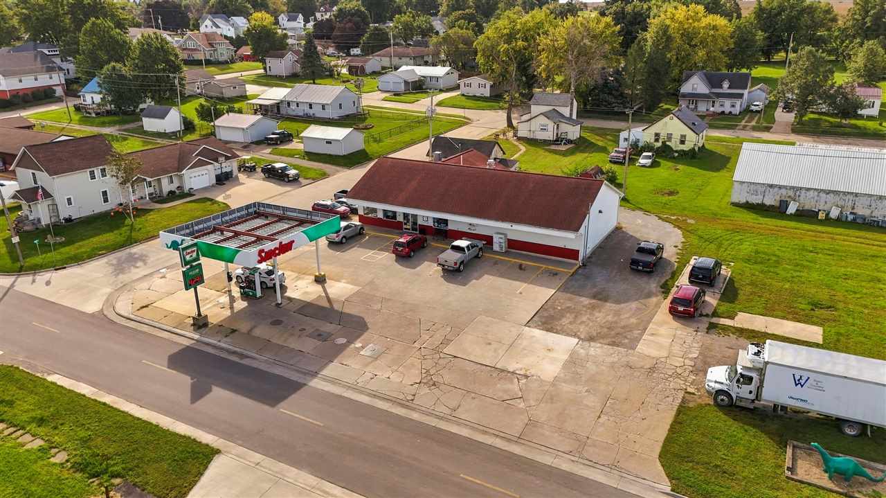 1001 3rd Street Victor IA 52347